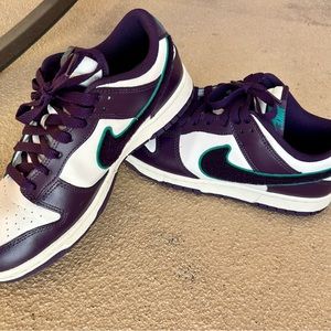 Nike Dunk Low, Men’s 
Worn 3x

US 7.5 Men’s 
UK 6.5 

Fits women’s 8-8.5
No box